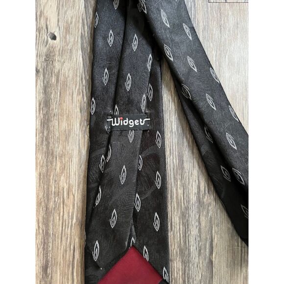 Black Mens Tie Widgets White Leaf Like Design Poly/Silk Blend - Picture 3 of 4